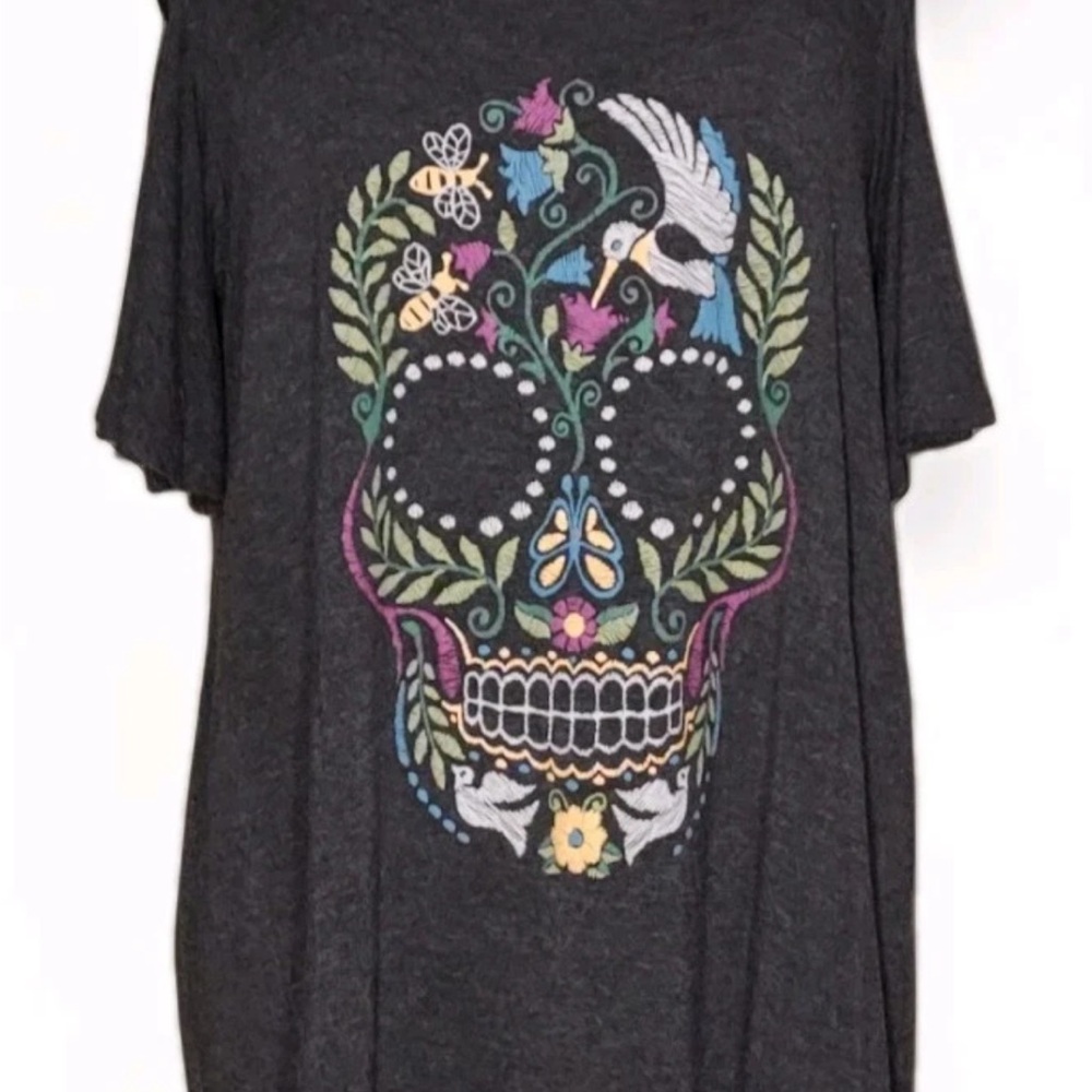 Oversized Torrid cold shoulder top fits like a 1/2, Actual size is 00